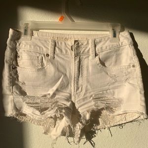 AMERICAN EAGLE white high rise shortie